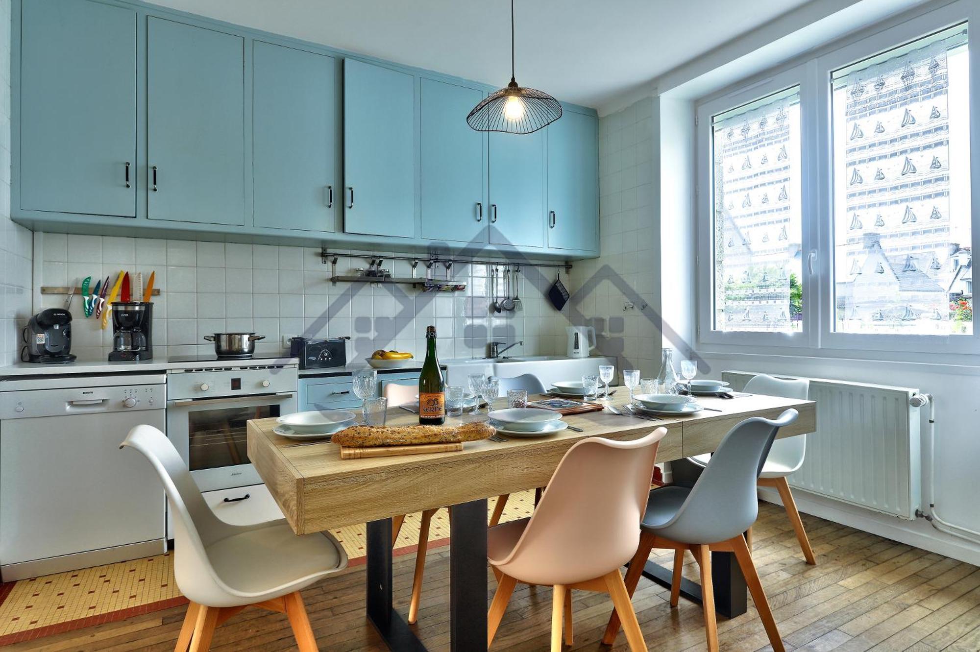 Ty Geoland: Charming Garden In With Wi-fi Holiday home *